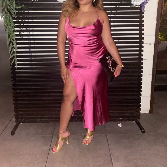 Pink satin high split dress - Picture 2 of 4